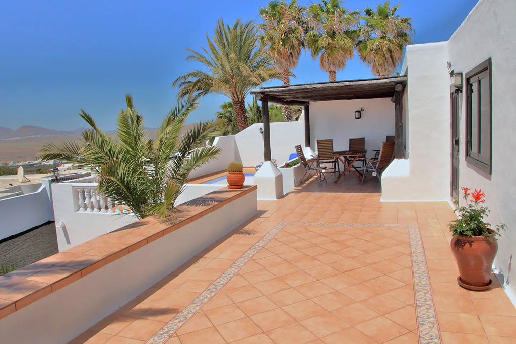 c18bd66e-e66f-4c34-8ccc-f34238930cfb