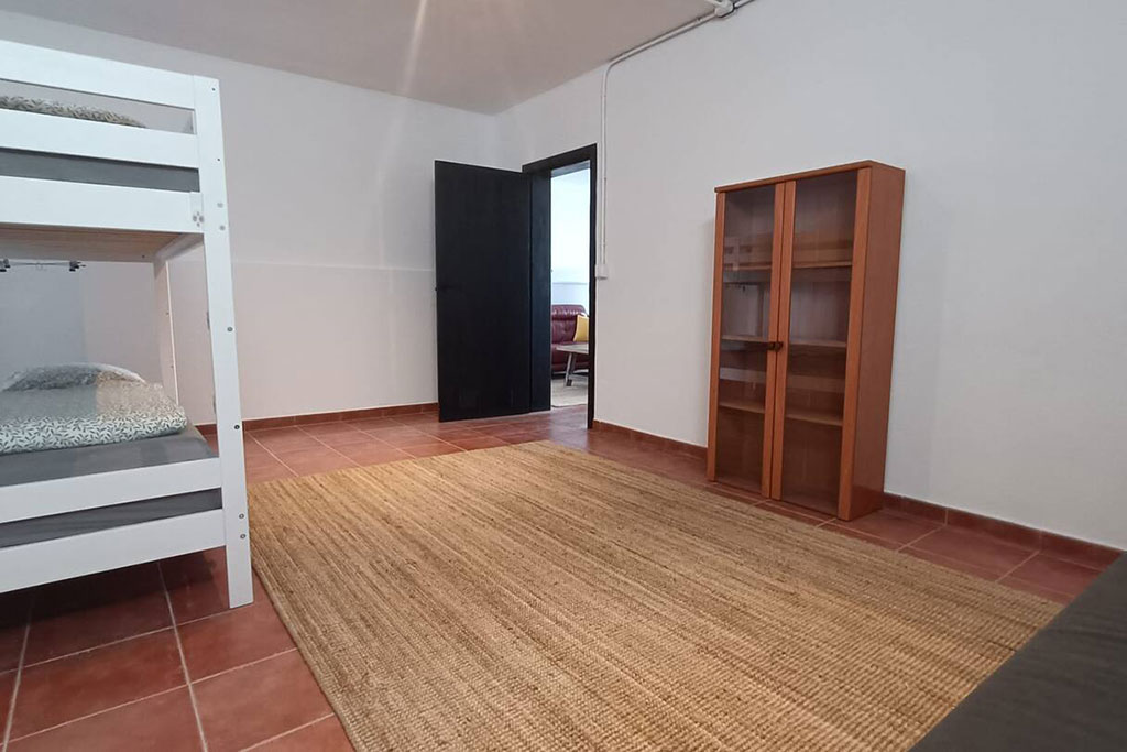 7da6a50e-0434-4c69-9bd9-36f13c5a40db