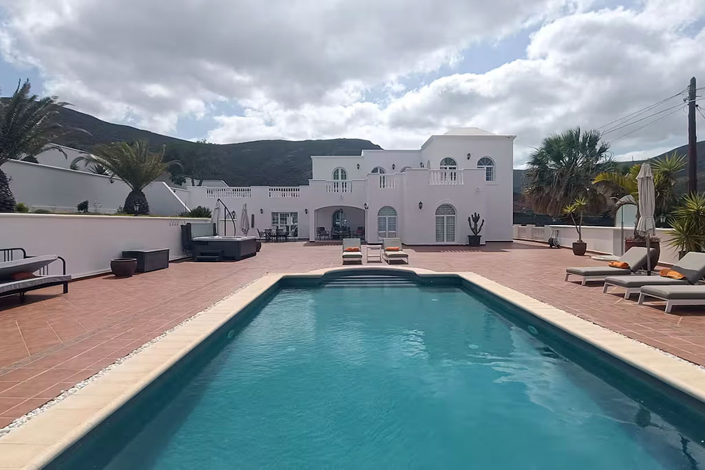 273d7888-e1e8-49f1-9d7f-e46ff2f60cd6