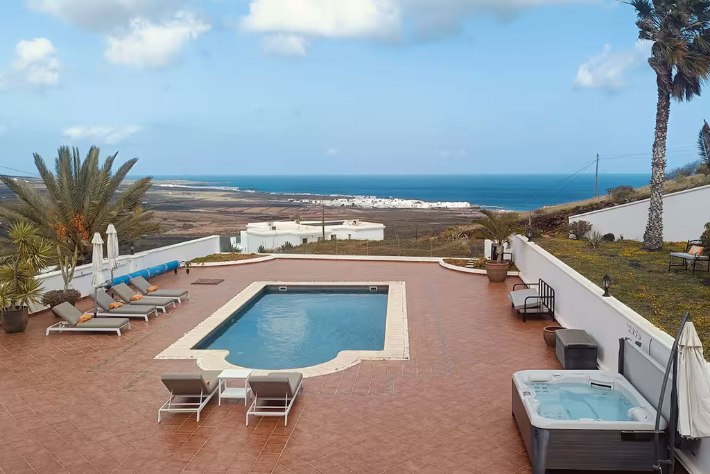 81636184-9028-4231-884d-8153354a6bfb