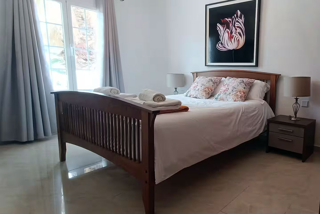 aed5b100-b2a4-4f1a-b7a9-b73f909c7348